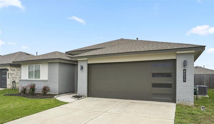 Property Photo:  8035 House Bank Lane  TX 77583 