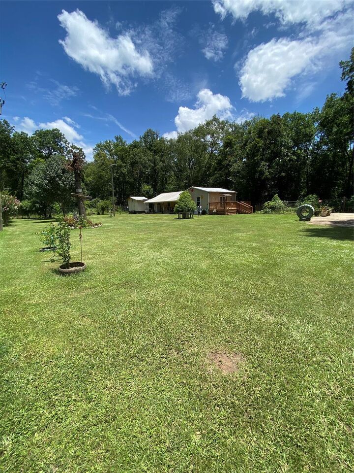Property Photo:  400 Mudd Street  TX 77331 