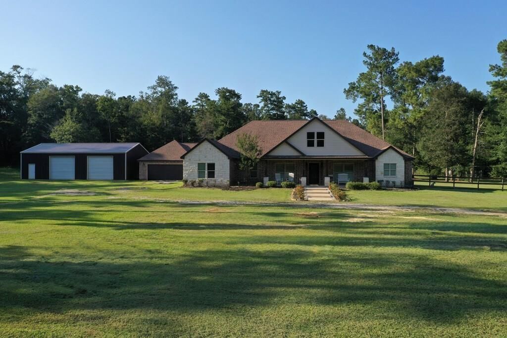 Property Photo: 2210 Fm 82 W TX 75956
