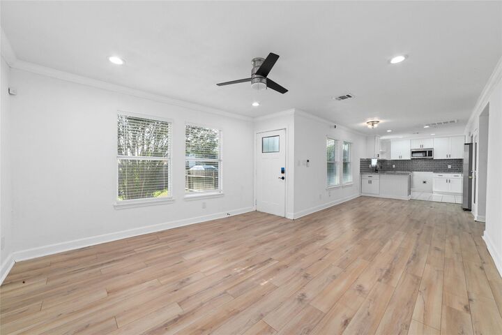 Property Photo: 7125 Conley Street TX 77021