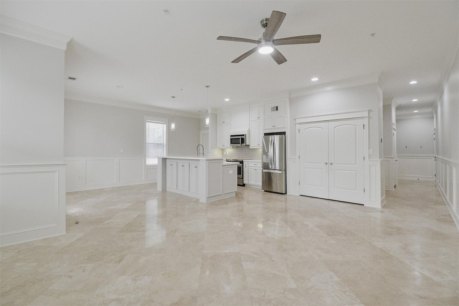 Property Photo:  2802 Morrison Street 109  TX 77009 