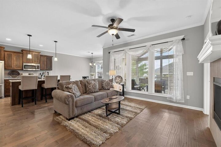 Property Photo: 310 Crestview Court MO 64083