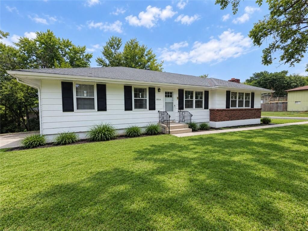 Property Photo:  5836 E 99th Street  MO 64134 