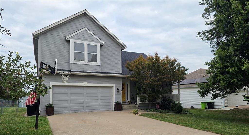 Property Photo: 204 Amy Street MO 64701