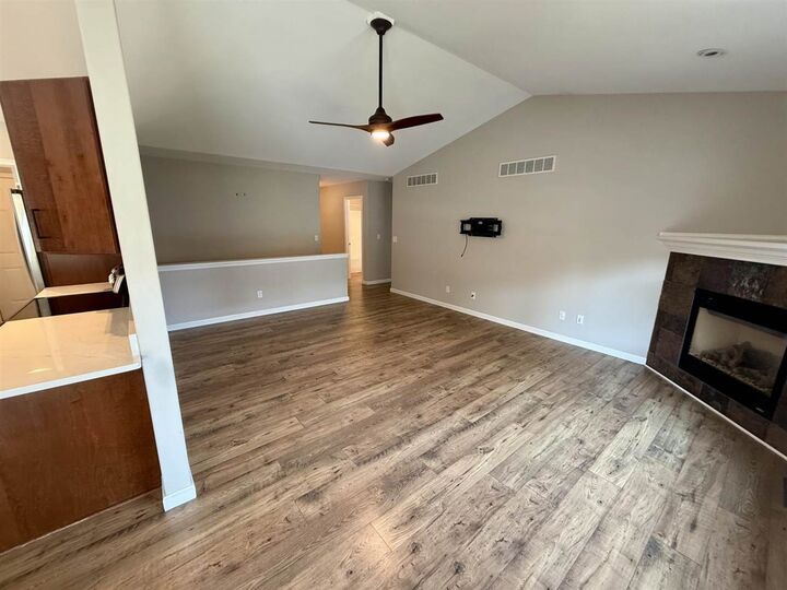 Property Photo: 1864 Mackinaw Dr IA 52245