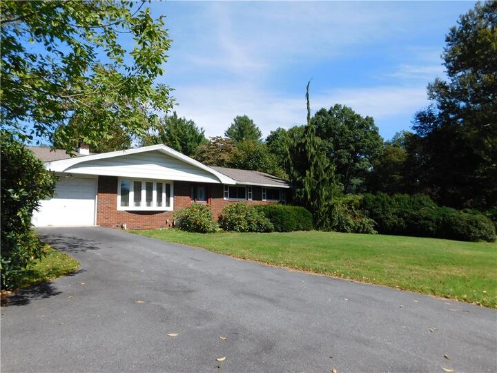Property Photo: 297 E Main PA 18252