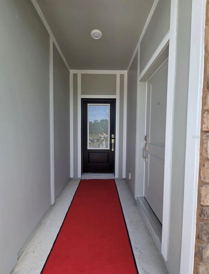 Property Photo:  