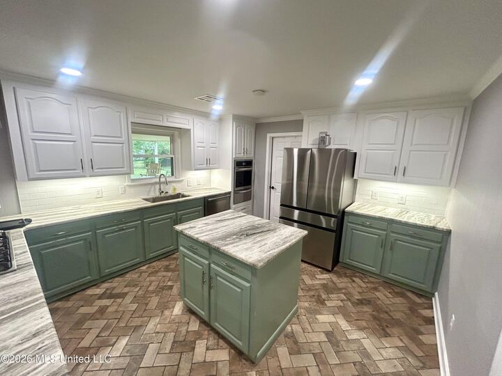 Property Photo: 167 Lee Avenue LA 71373