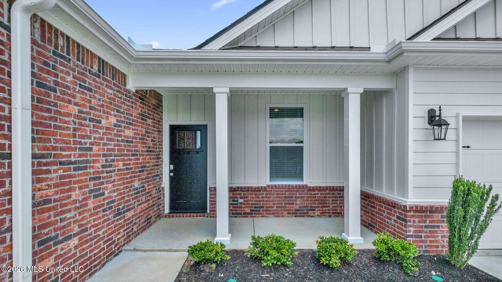 Property Photo:  8351 Bankhead Drive  MS 38654 