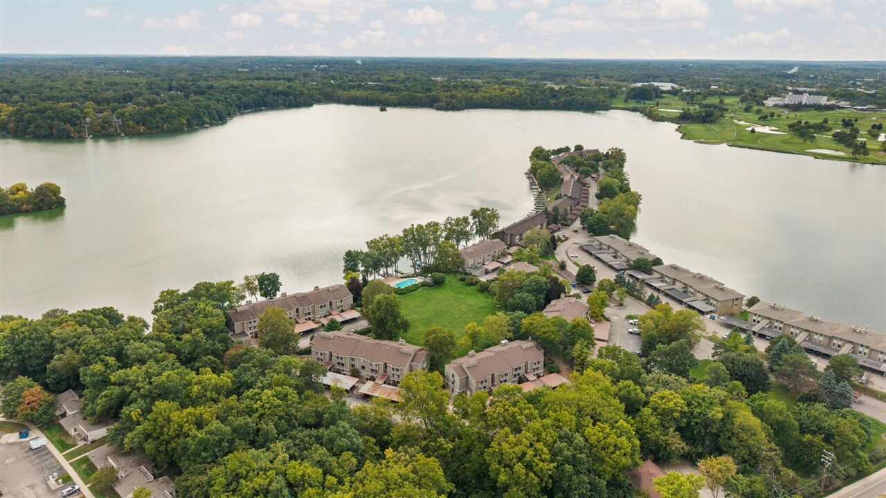 Property Photo:  1660 Cliffs Landing 102  MI 48198 