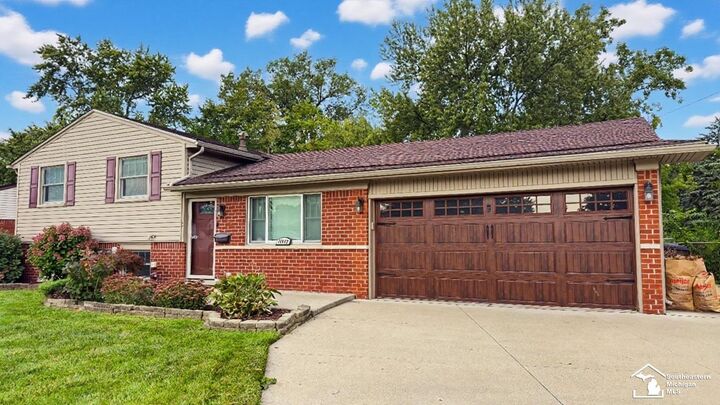 Property Photo: 11042 Katherine Street MI 48180