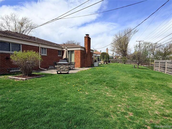 Property Photo:  35774 Annette Drive  MI 48310 5054 