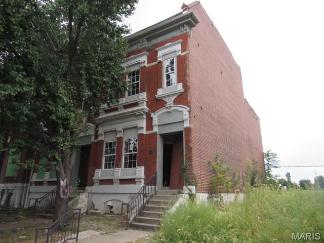 Property Photo: 2926 James Cool Papa Bell Avenue MO 63106