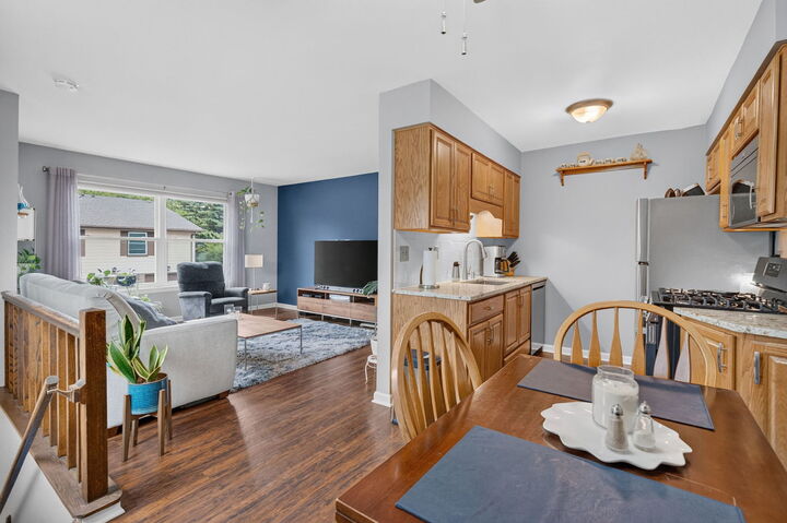 Property Photo:  841 Pahl Road  IL 60007 