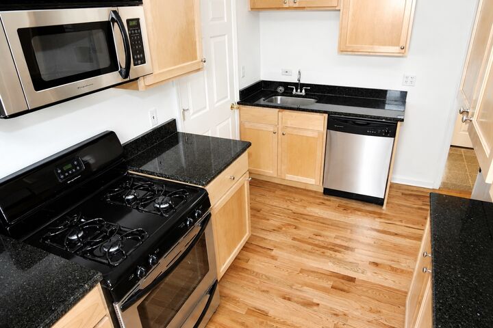 Property Photo:  1851 N Fairfield Avenue  IL 60647 