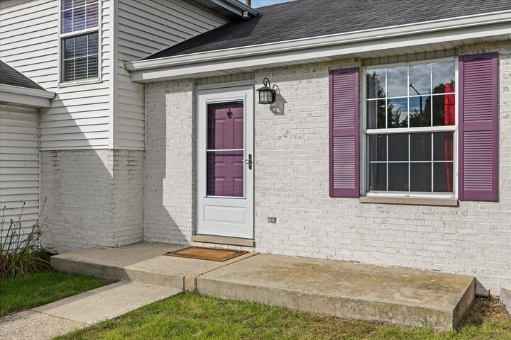 Property Photo:  1807 Larkspur Drive  IL 60586 