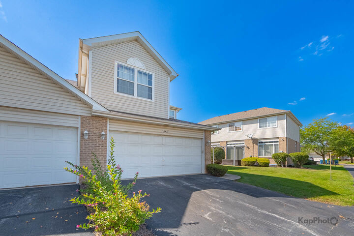 Property Photo: 5245 W Mint Julip Drive IL 60803