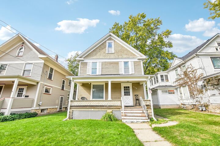 Property Photo:  439 5th Street  IL 60505 