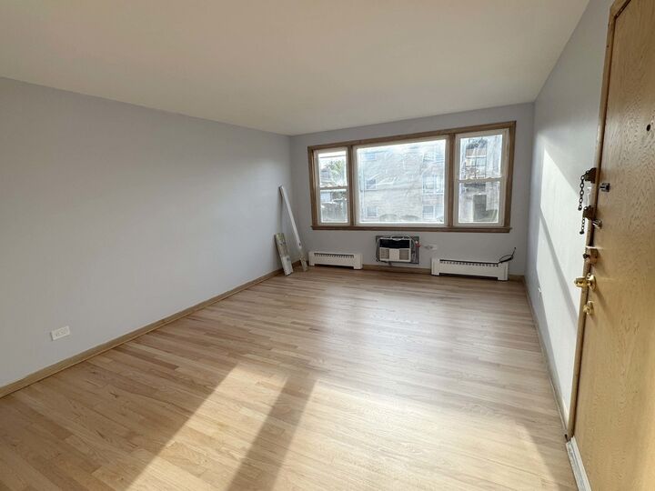 Property Photo:  4385 N Oak Park Avenue 1-B  IL 60706 