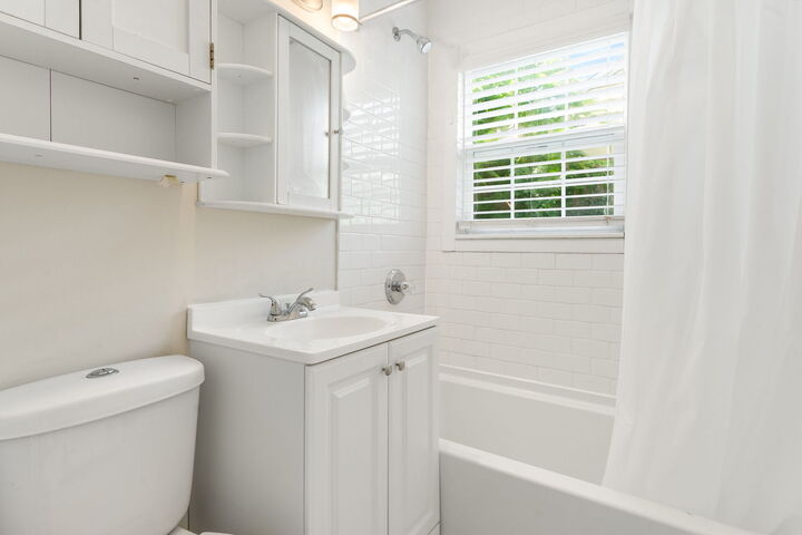 Property Photo:  201 W Potomac Avenue  IL 60148 