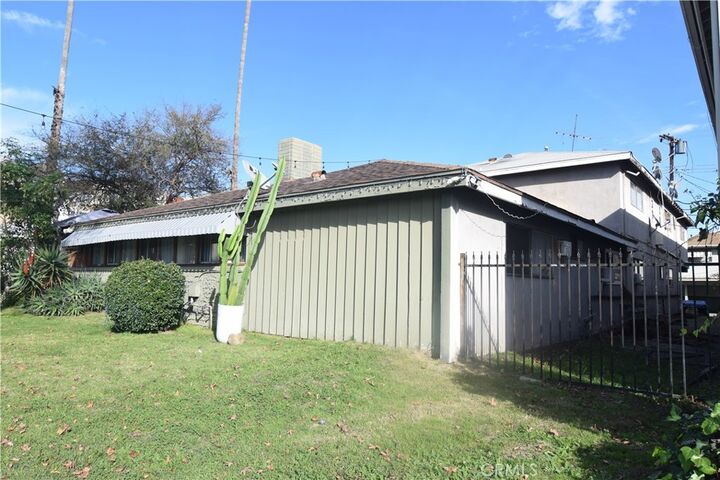 Property Photo:  6708 Whitsett  CA 91606 