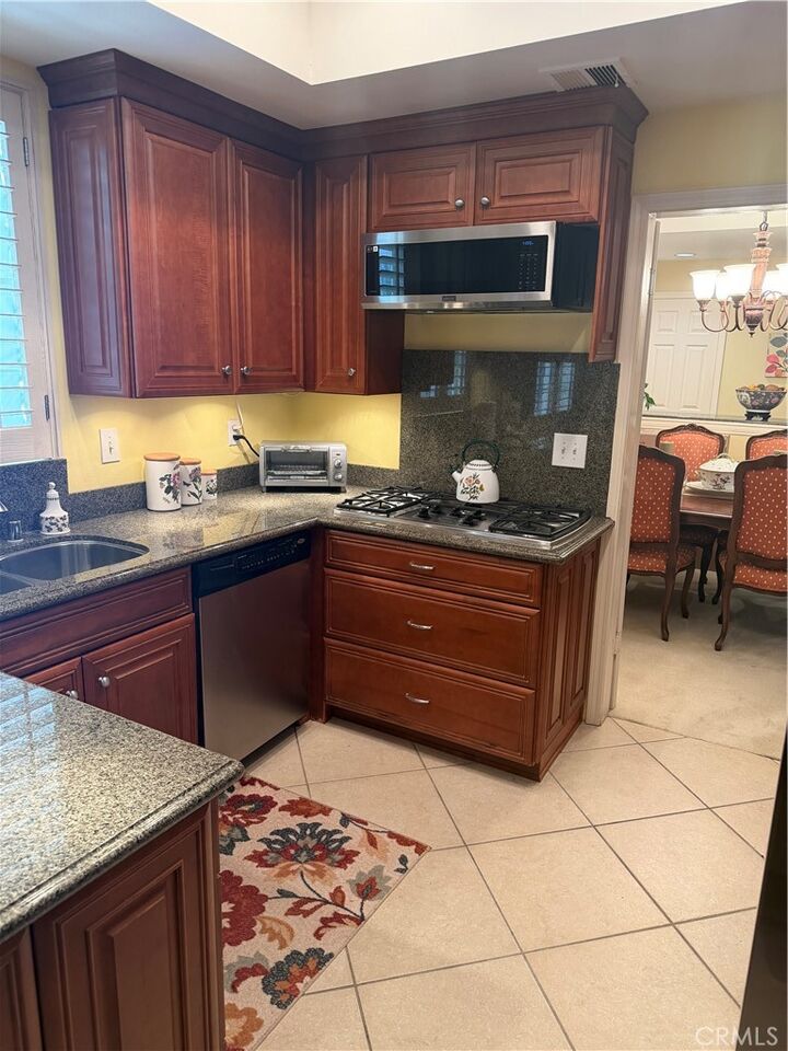 Property Photo:  10668 Eastborne 203  CA 90024 