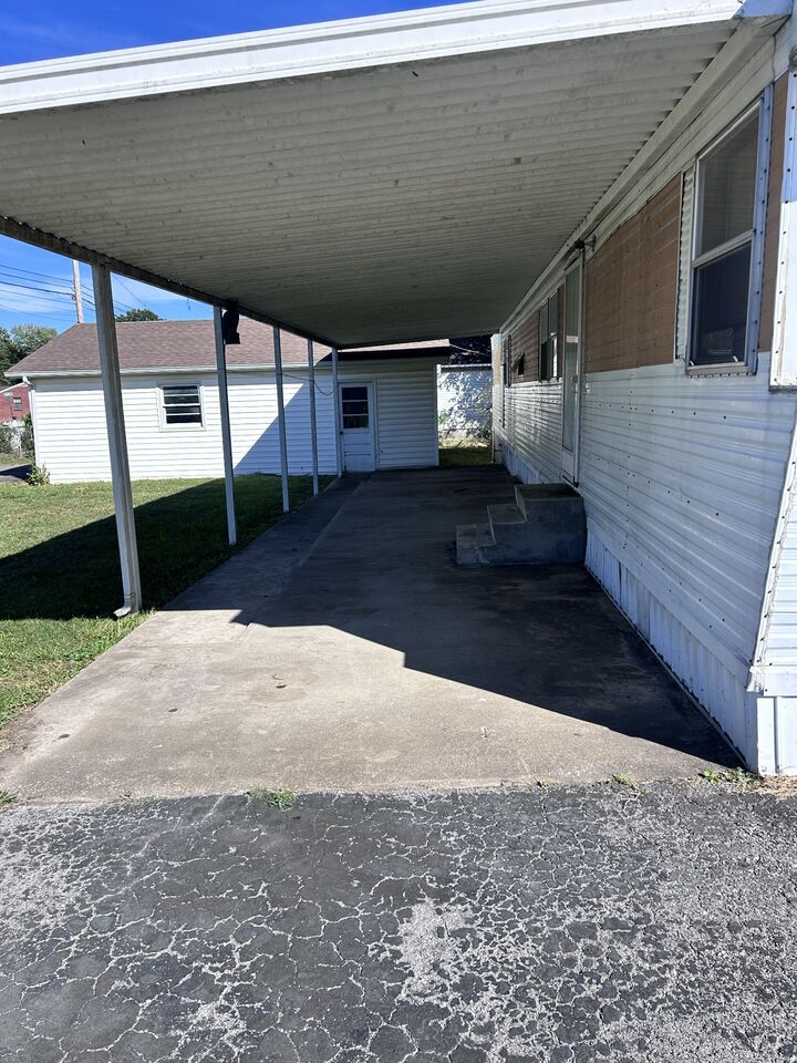Property Photo:  801 Oakdale St  TN 37355 