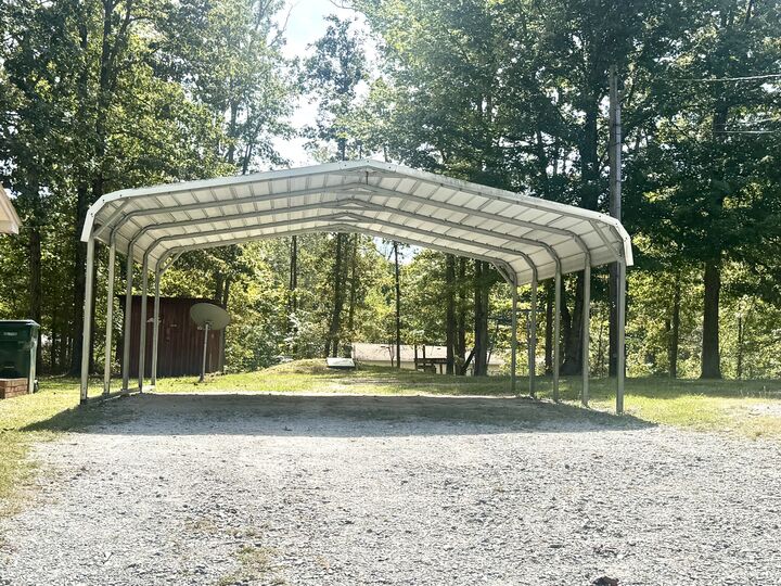 Property Photo:  106 Oak Hill Dr  TN 37185 