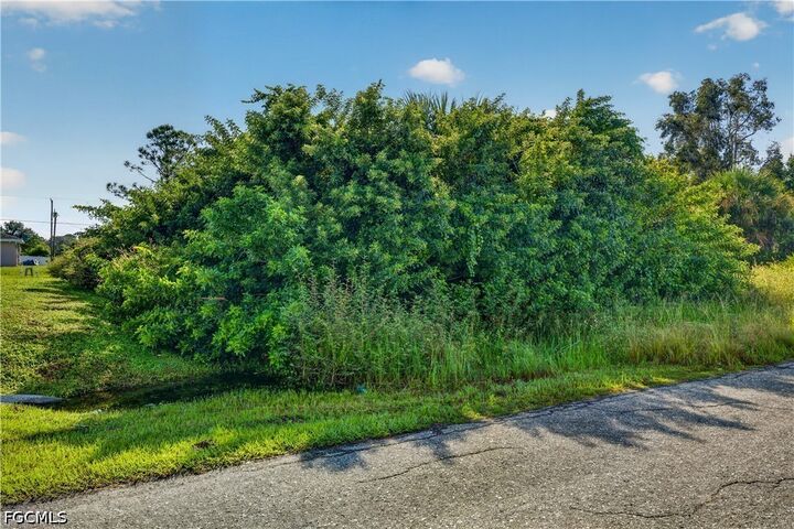 Property Photo: 133/135 Harry Avenue S FL 33973