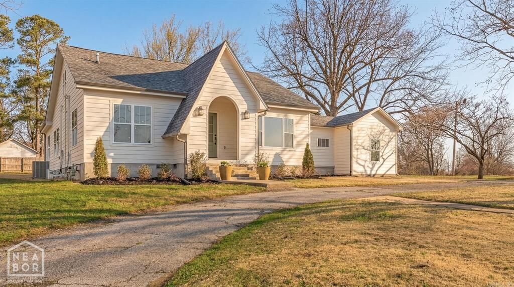 Property Photo: 2005 Wood Street AR 72401