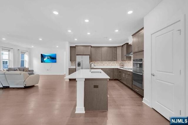 Property Photo:  11 Veterans Way 121  NJ 07950 