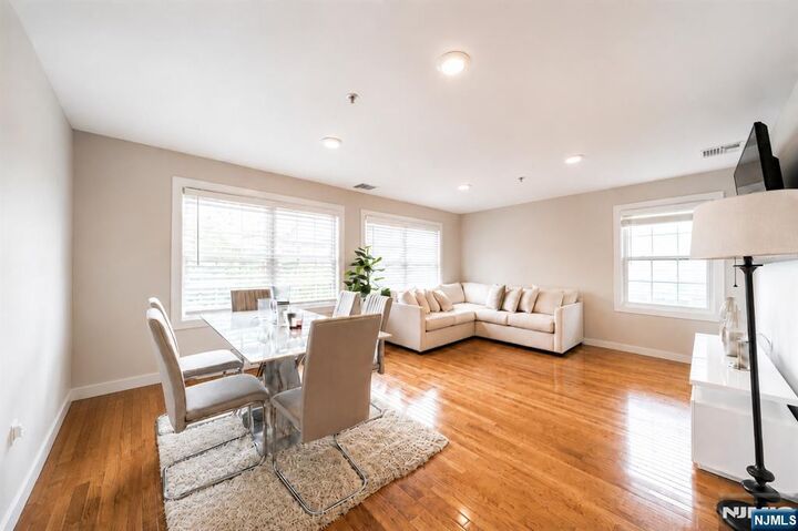 Property Photo:  17 Park Street 2  NJ 07109 