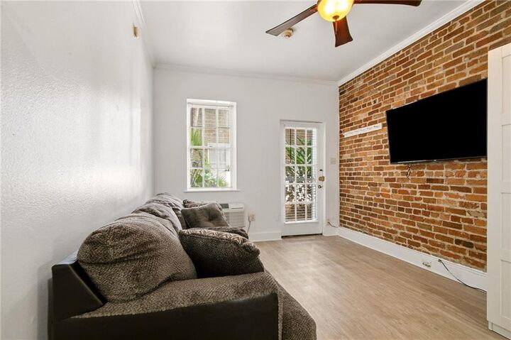 Property Photo: 921 Chartres Street 5 LA 70116