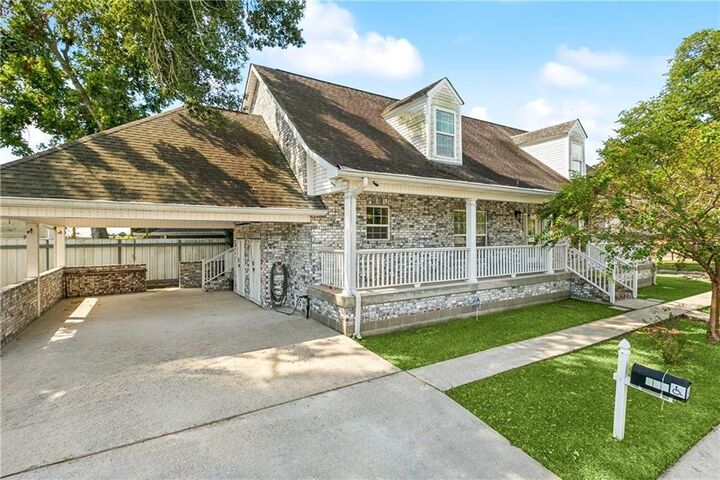 Property Photo:  614 W Josephine Street  LA 70043 