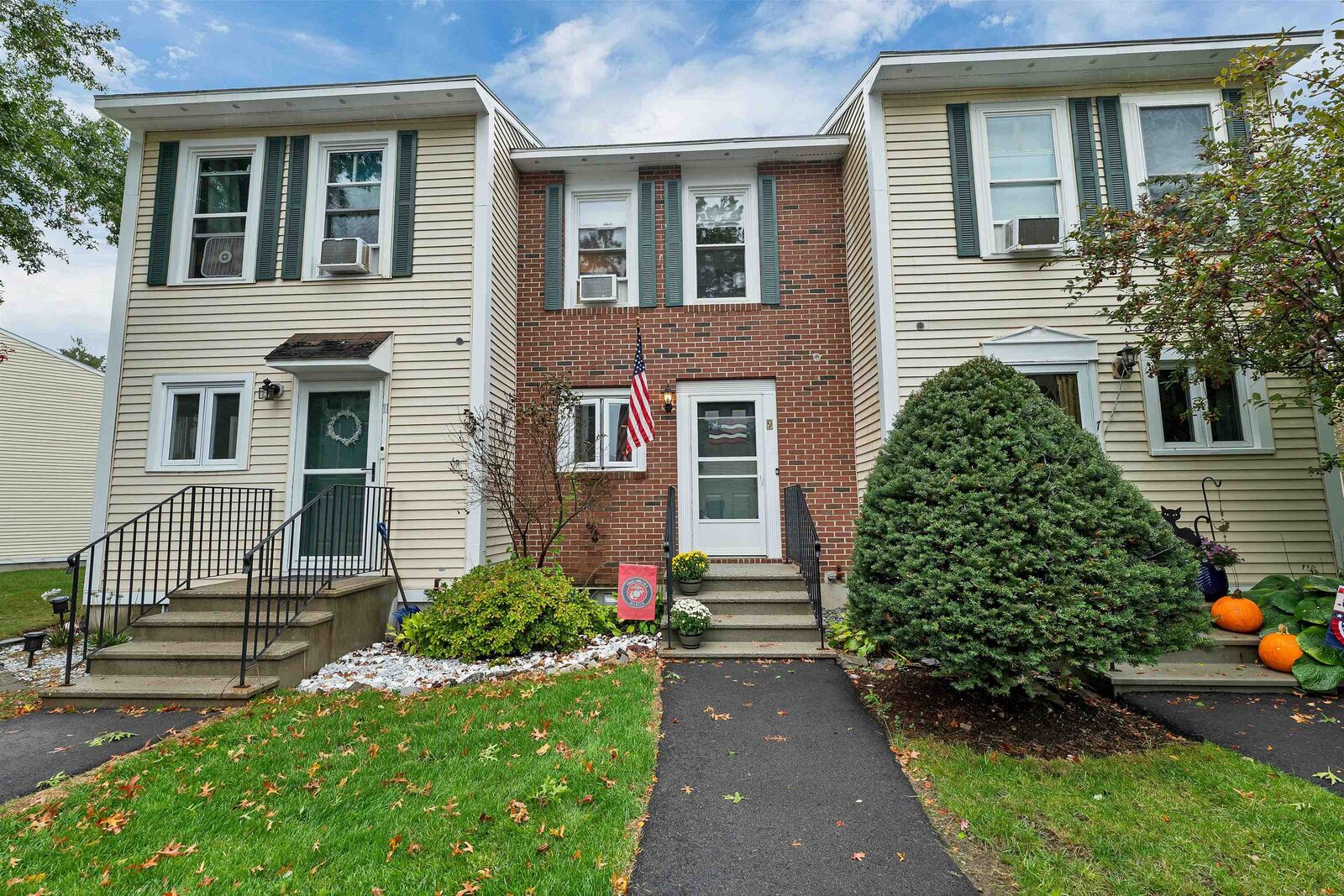Property Photo:  9 Shelburne Road  NH 03054 