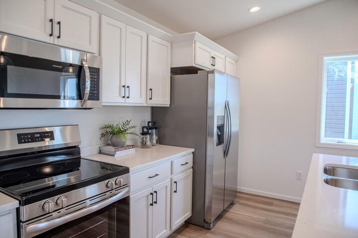 Property Photo:  854 1st Avenue  ND 58047 