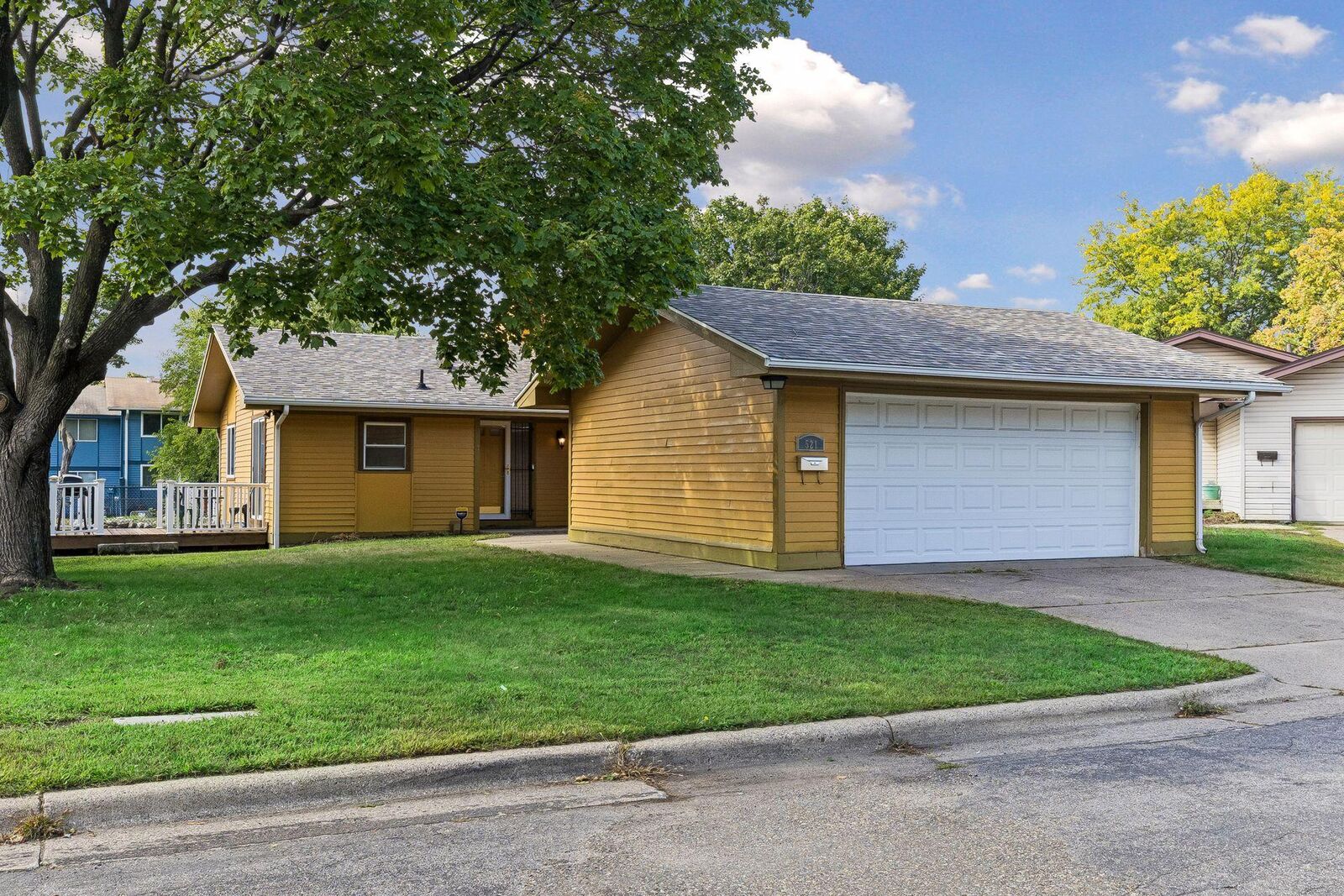 Property Photo:  521 Central Avenue W  MN 55103 