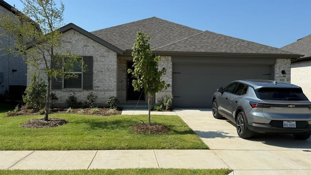 Property Photo: 820 Jacquelyn Dr TX 75068