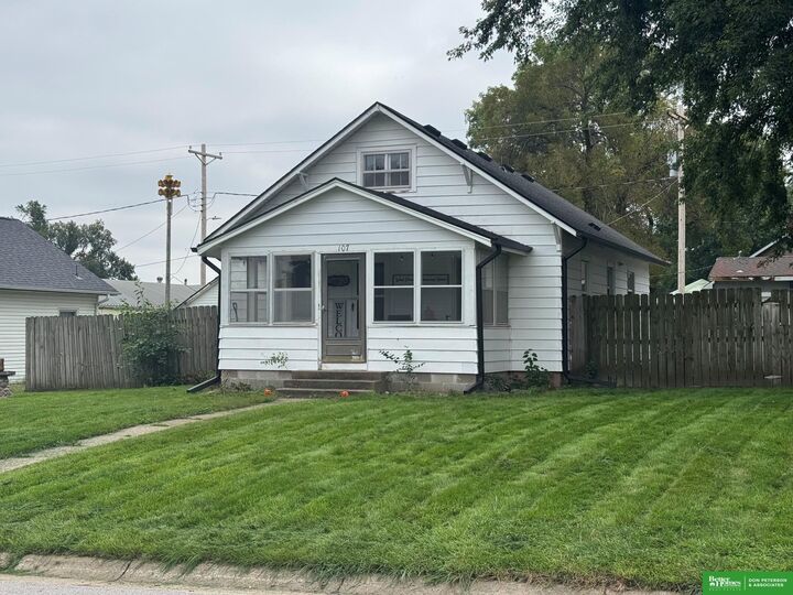 Property Photo:  107 W Locust Street  NE 68044 