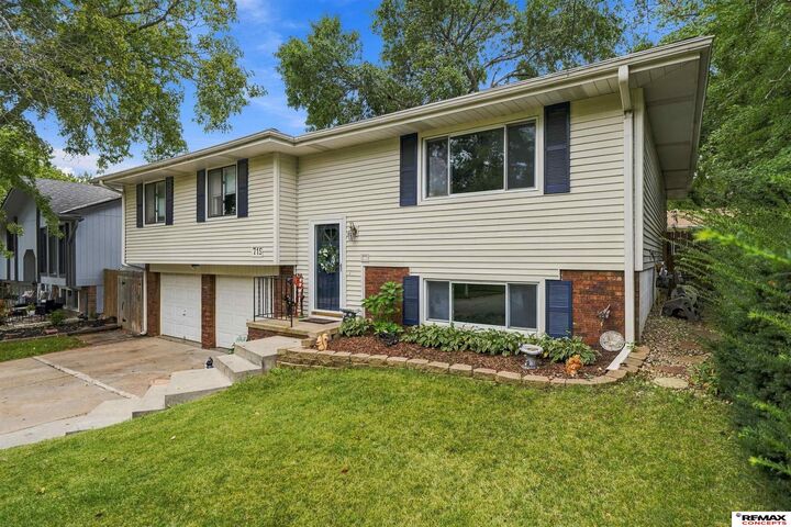 Property Photo:  715 W Leon Drive  NE 68521 