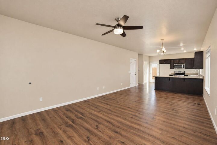 Property Photo:  171 Poppy Bay Place  OR 97540 