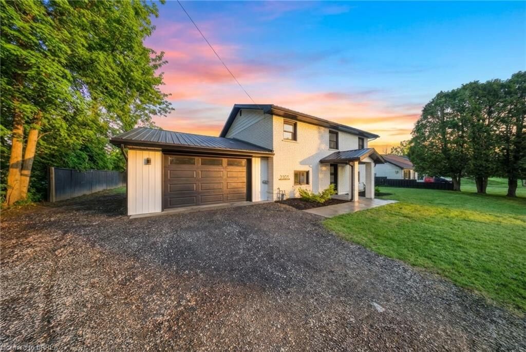 Property Photo:  2500 Pinegrove Road  ON N4B 2E6 