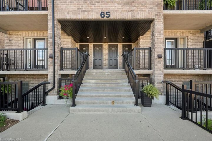 Property Photo:  1989 Ottawa Street S 65E  ON N2E 0G7 