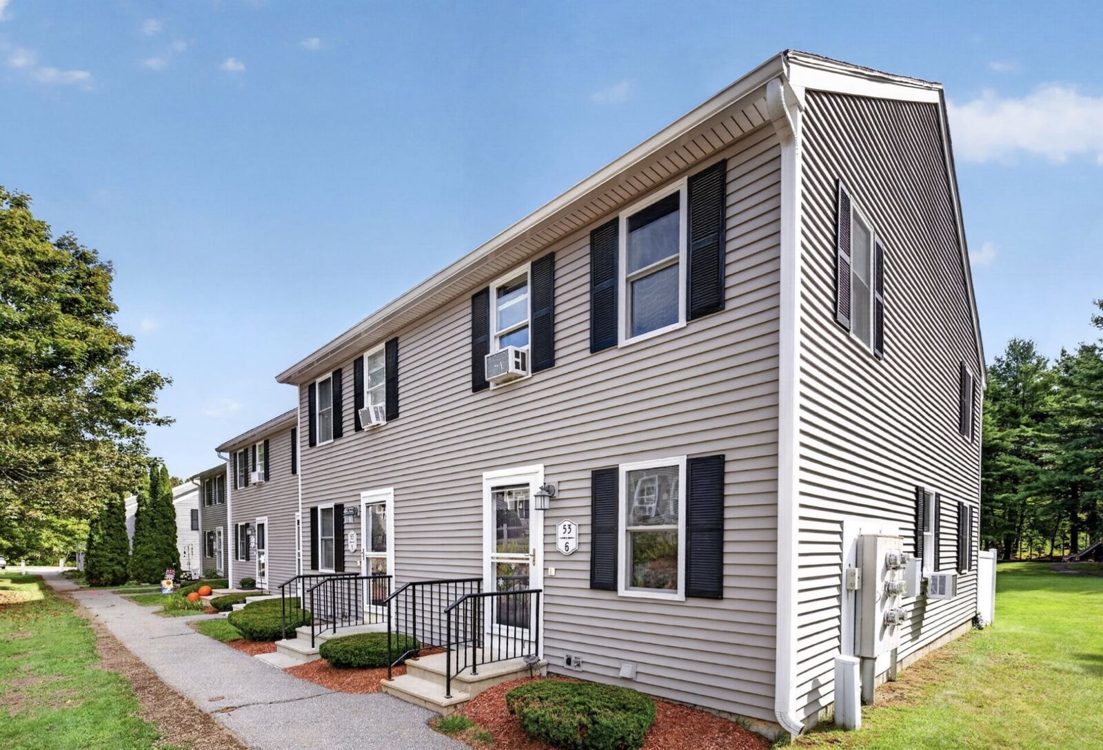 Property Photo:  53 Olde Colonial Dr 6  MA 01440 