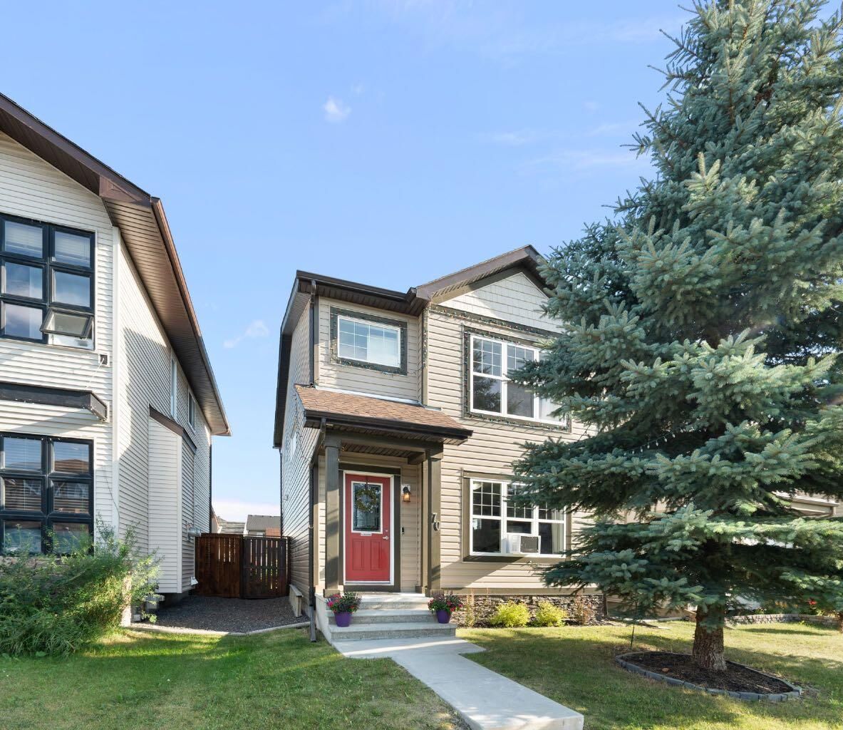 Property Photo:  70 Walden Manor SE  AB T2X 0N1 