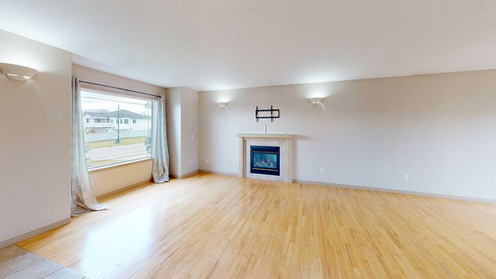 Property Photo:  8810 126 Avenue  AB T8X 1P3 
