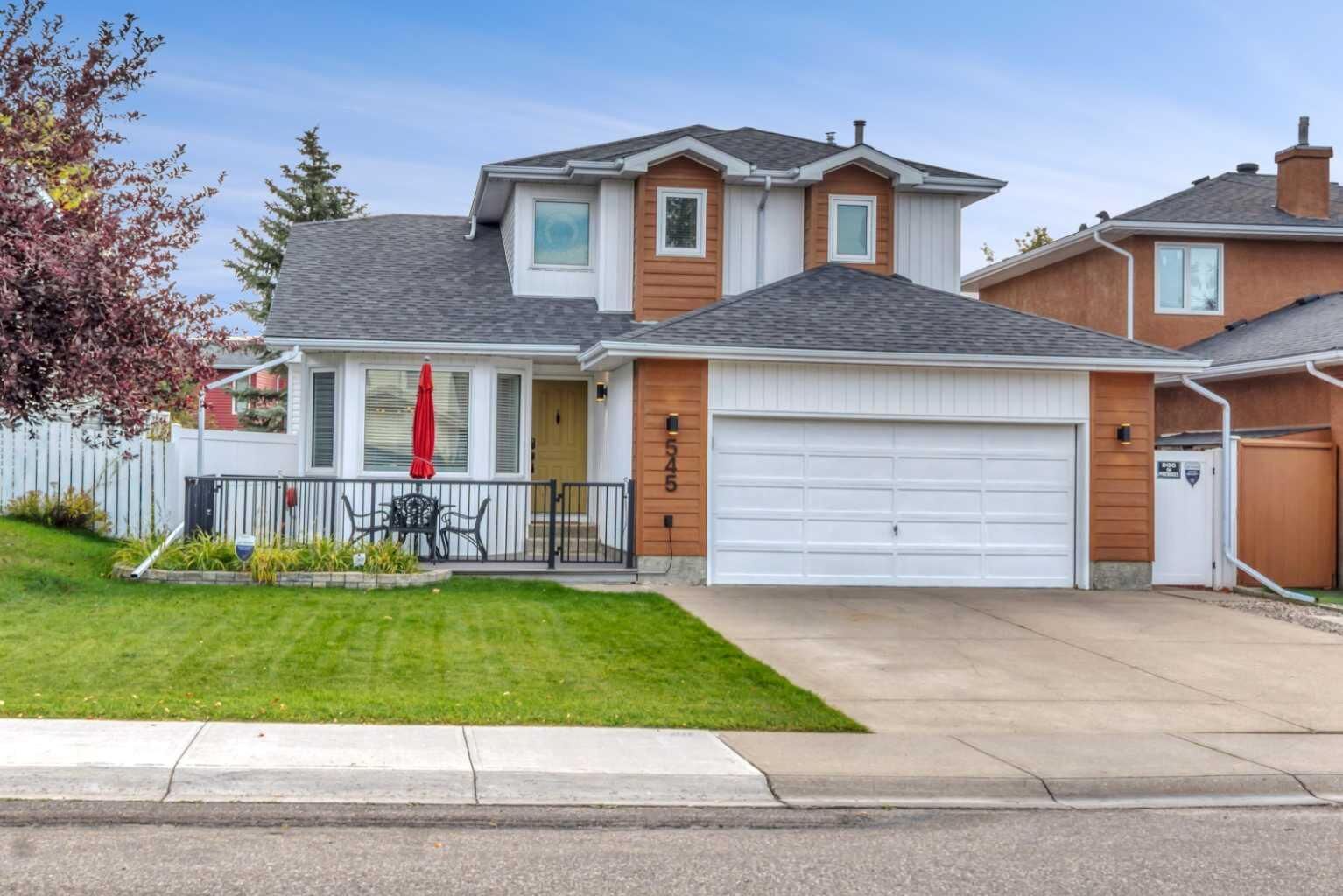 Property Photo:  545 Riverbend Drive SE  AB T2C 3Y1 