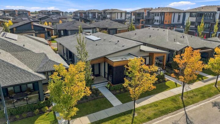Property Photo:  1911 Mahogany Boulevard SE  AB T3M 3P4 