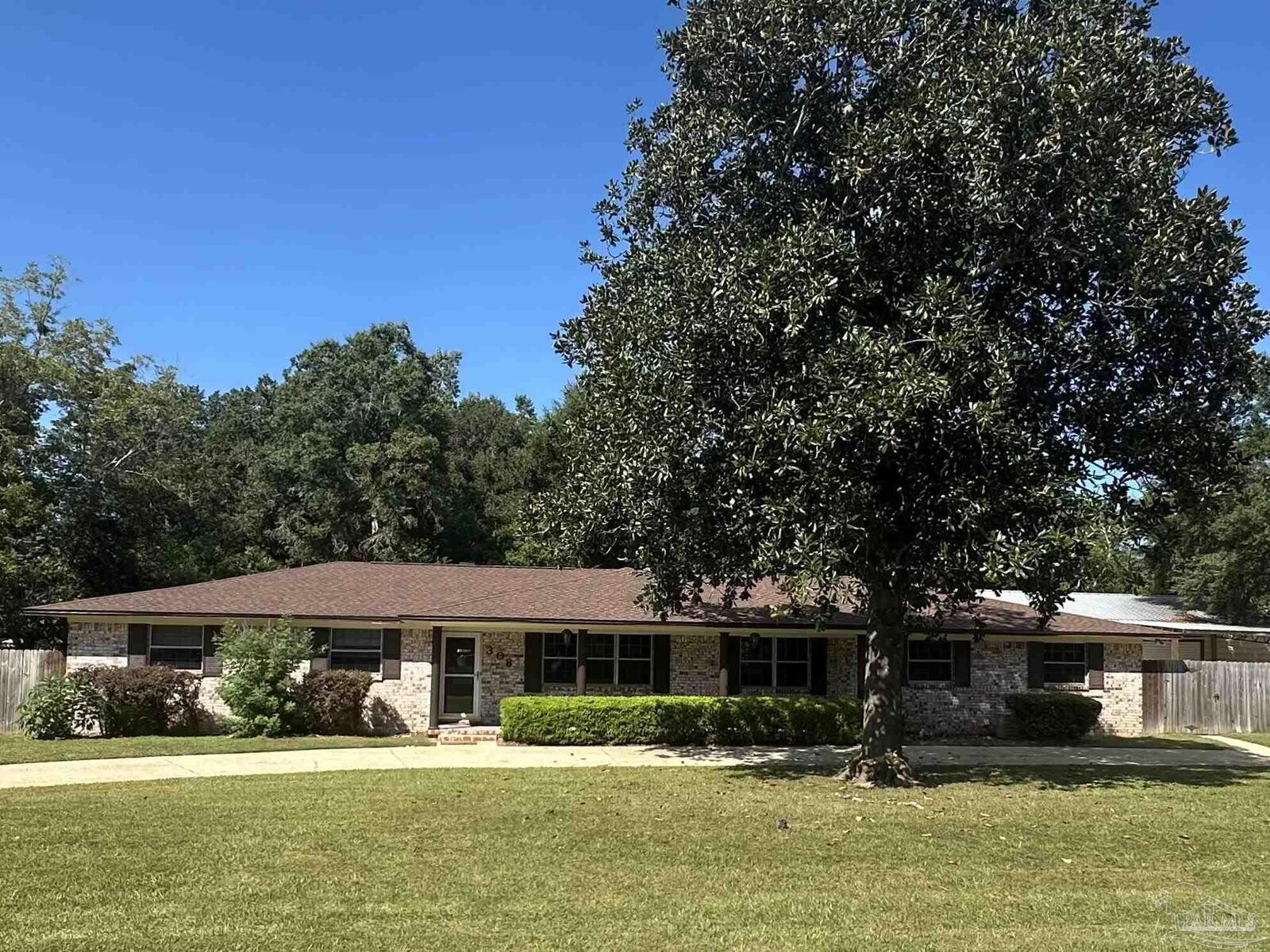 Property Photo:  308 Vera St  FL 32514 