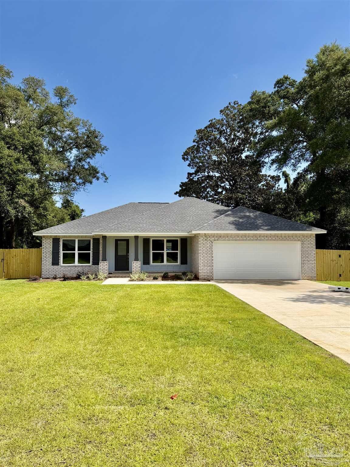Property Photo:  2014 Bainbridge Ave  FL 32507 
